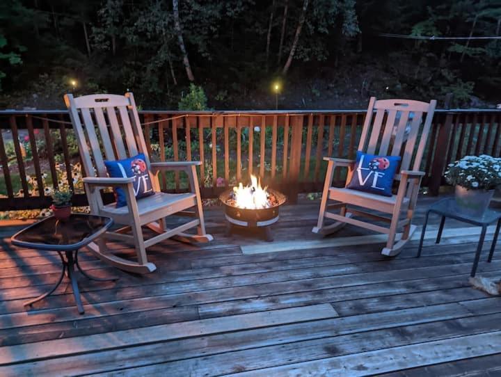 Pond Memories - National Parks Suite - Paddling Included! Surry Eksteriør bilde